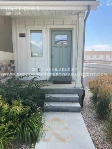 1043 E 1060 S - Photo 3 of 31