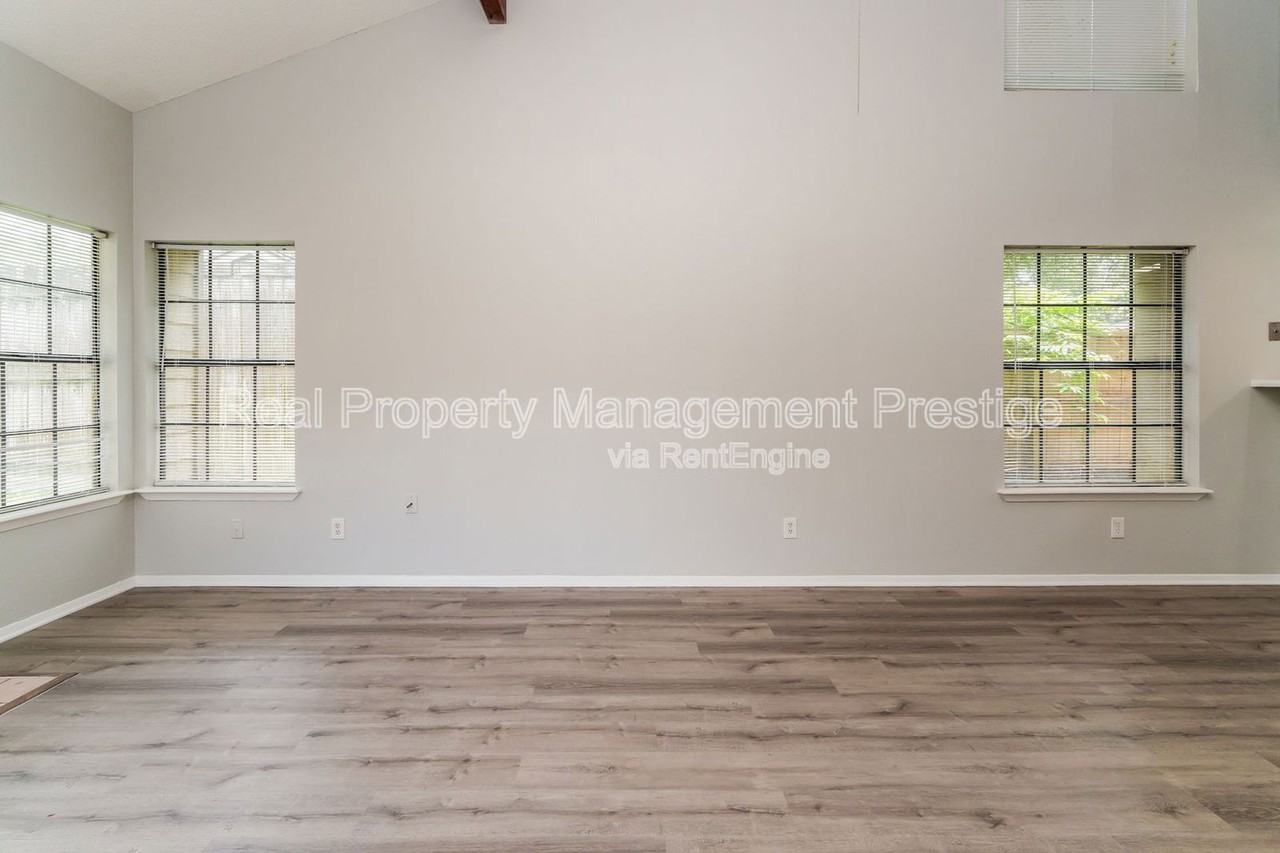 200 Pecan Dr #702 - Photo 4 of 15