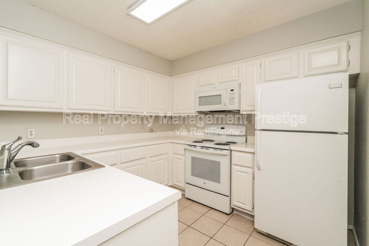 200 Pecan Dr #702 - Photo 6 of 15