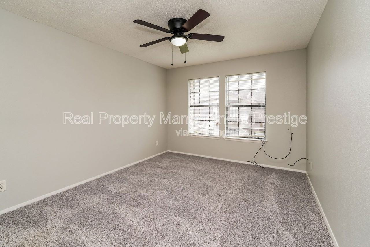 200 Pecan Dr #702 - Photo 7 of 15