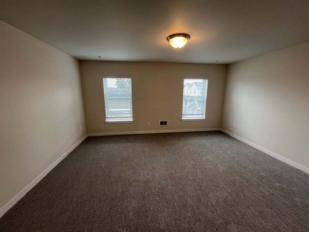 Modern 3 bedroom Townhomes with Garage - Photo 7 of 15