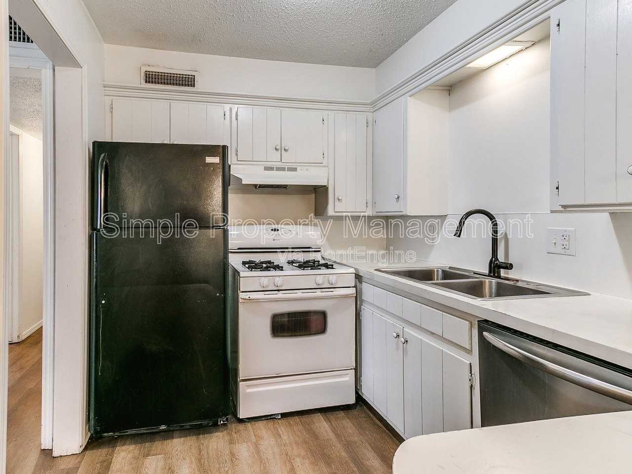 3524 Nw 51st St #3 - Photo 5 of 20