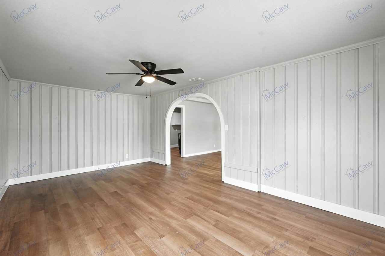 4929 Willie St - Photo 4 of 21
