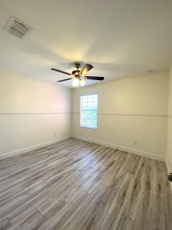 3050 Rodrick Cir #3050 - Photo 3 of 17