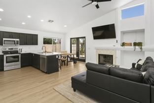 10319 W Luke Ave - Photo 1 of 1