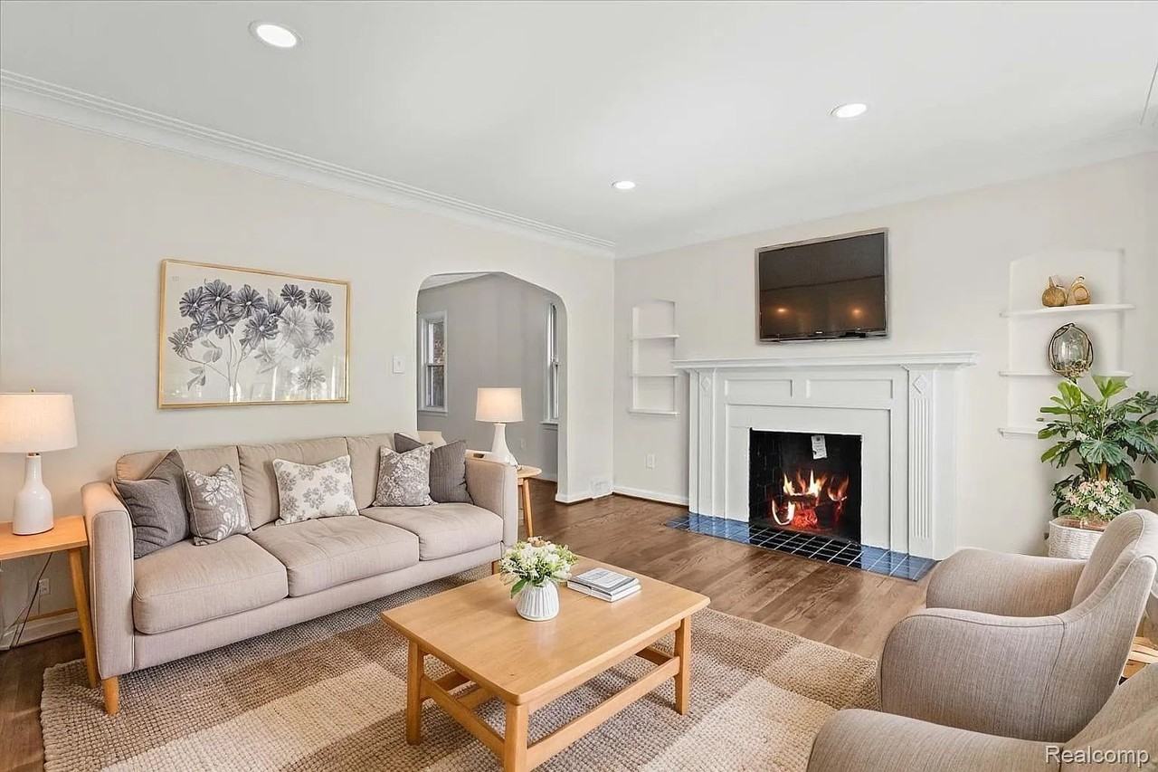 18639 Kentucky St - Photo 2 of 18