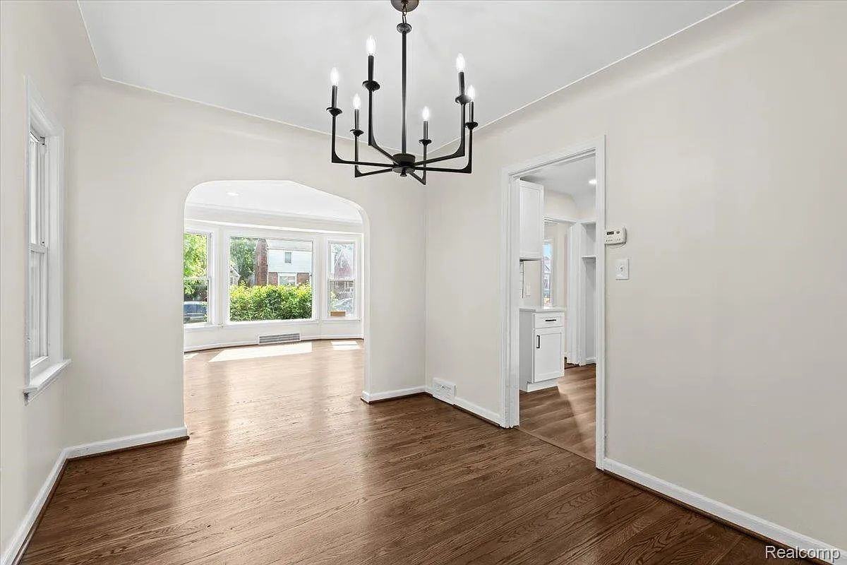 18639 Kentucky St - Photo 6 of 18