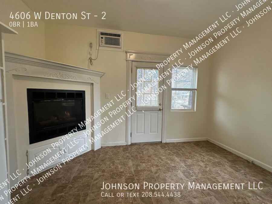 4606 W Denton St #2 - Photo 4 of 10