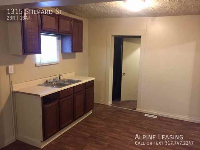 1315 Shepard St - Photo 3 of 6