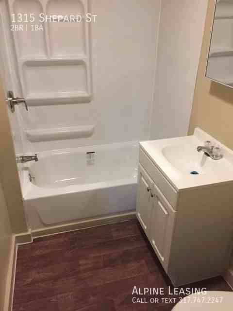 1315 Shepard St - Photo 5 of 6