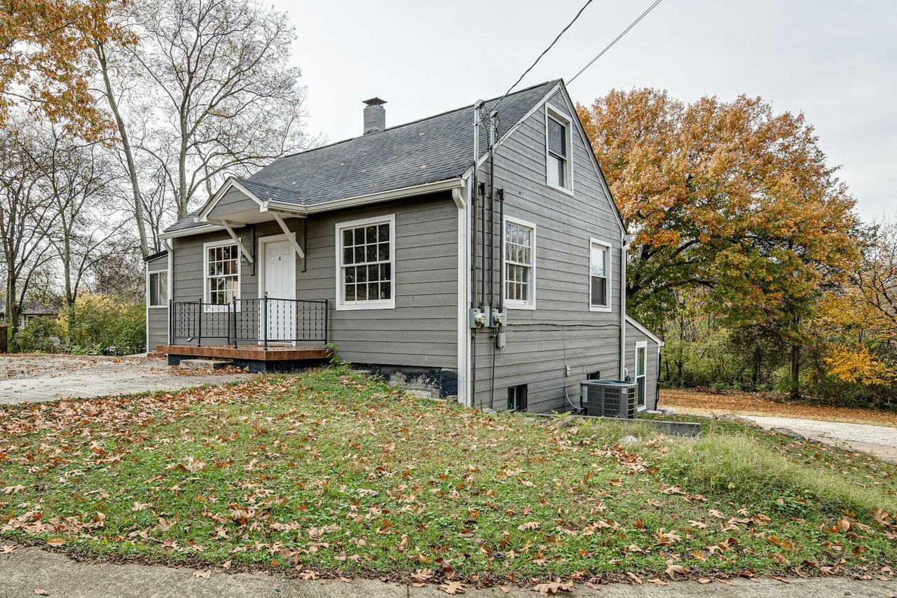 632 Center St #A - Photo 2 of 19