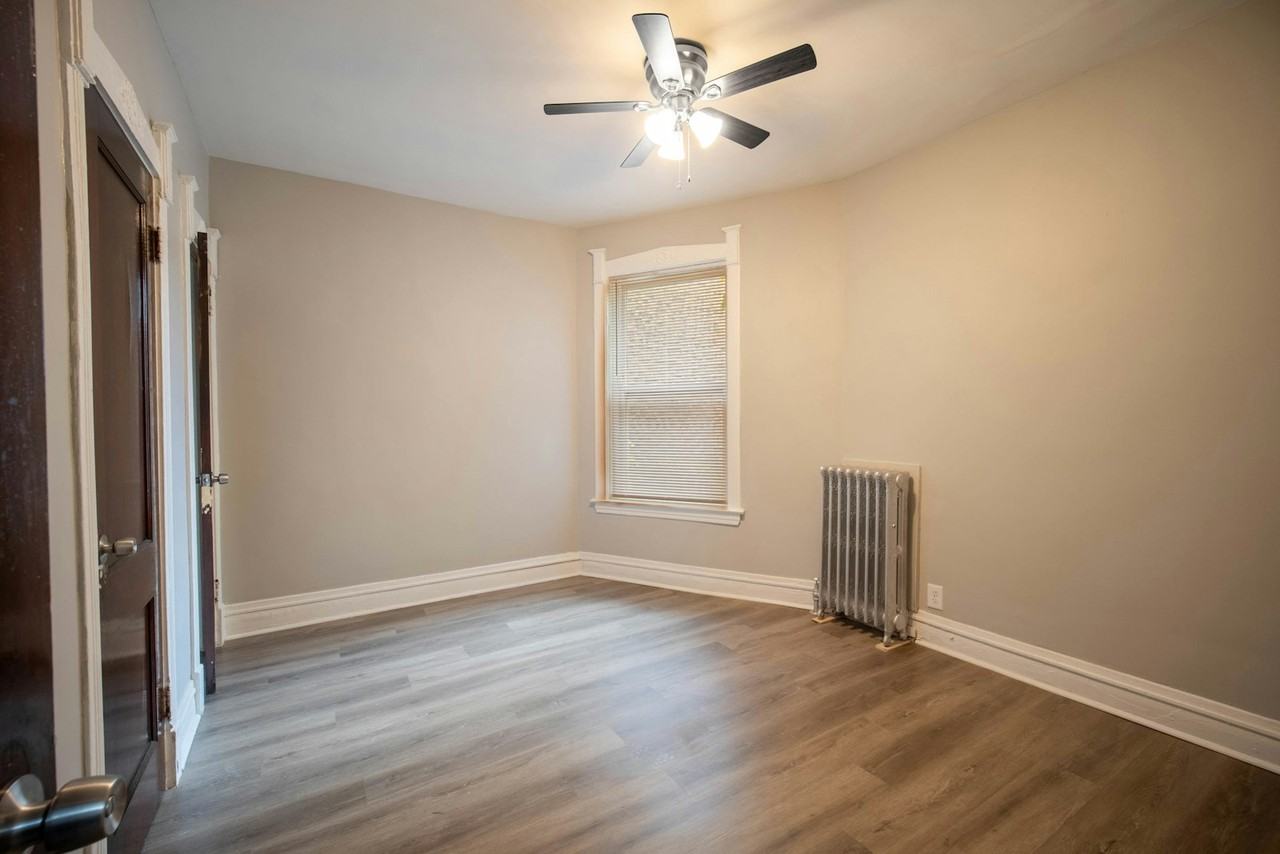 6360 South Greenwood Avenue, Unit 6360 - Unit 2 - Photo 6 of 25
