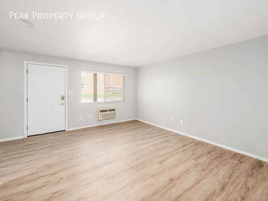 593 Riverview Dr #C - Photo 7 of 22