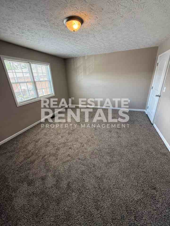 RIVERGATE - Photo 5 of 24