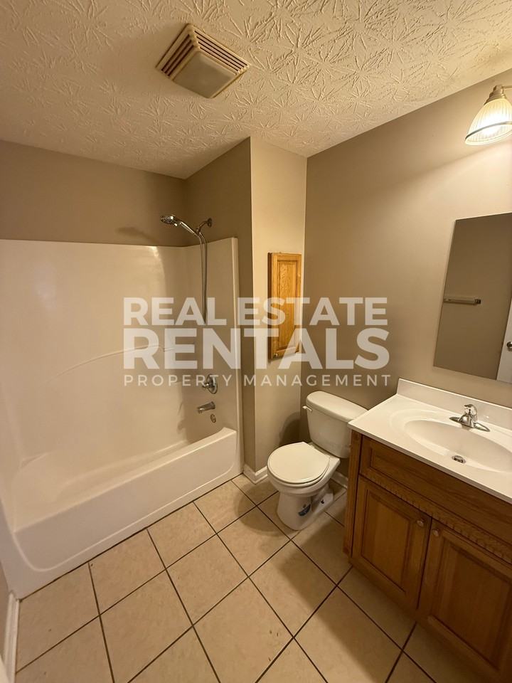 RIVERGATE - Photo 6 of 24