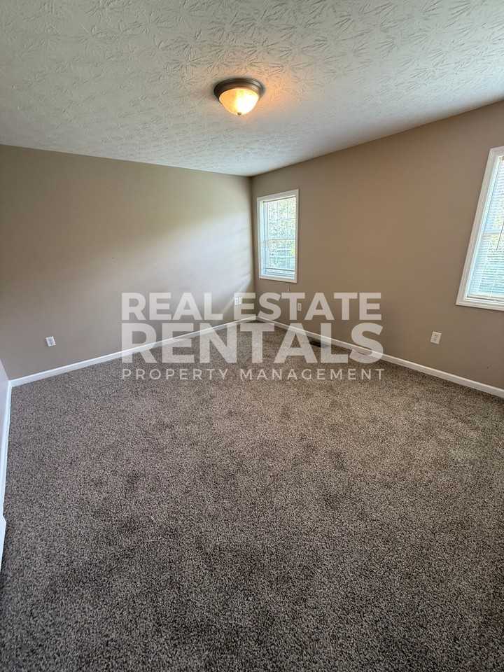 RIVERGATE - Photo 7 of 24