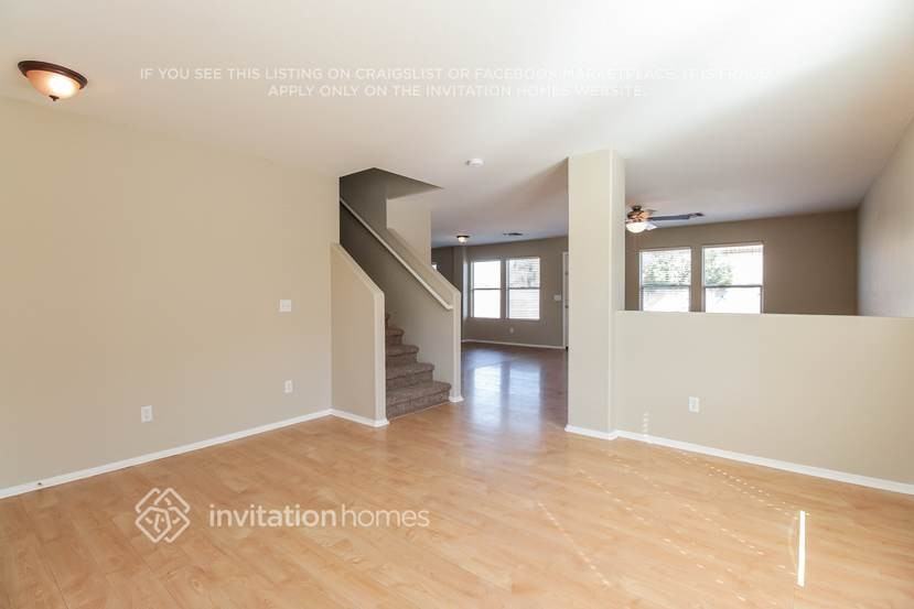 3114 W Dunbar Dr - Photo 2 of 15