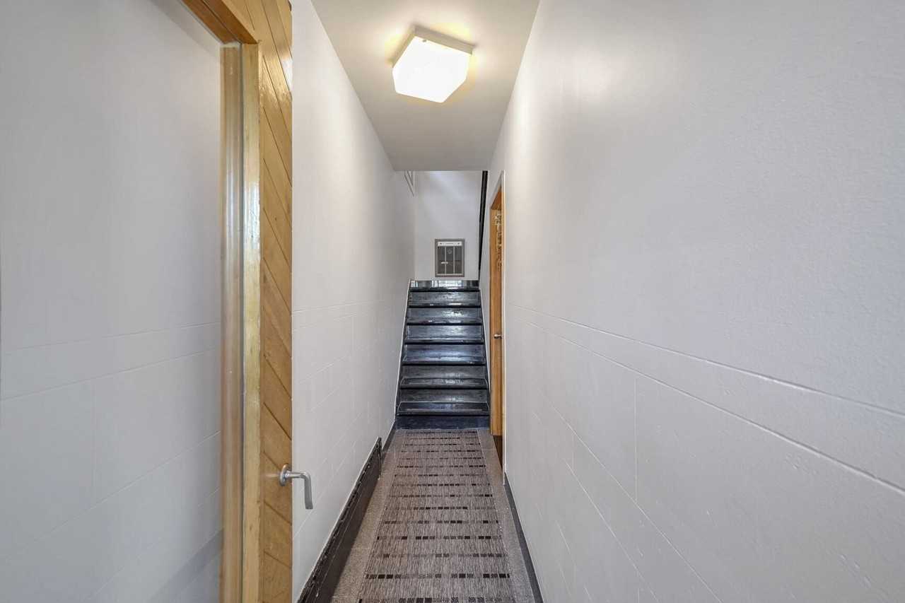 5327 Rue Palmerston - Photo 3 of 19