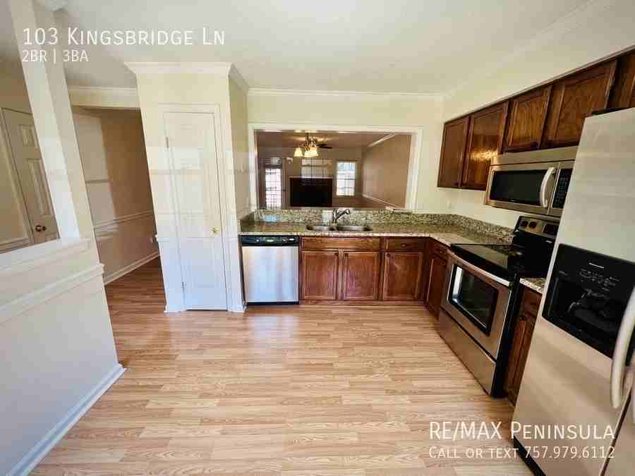 103 Kingsbridge Ln - Photo 3 of 15