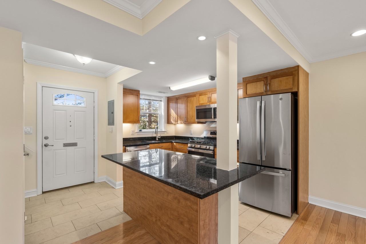 105 Sherman Road - Photo 3 of 47