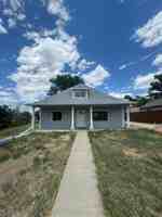 featured image of 122 S Gordon St