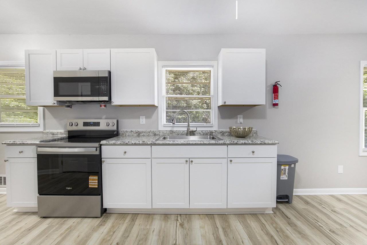 Hogan Rd - Photo 7 of 22