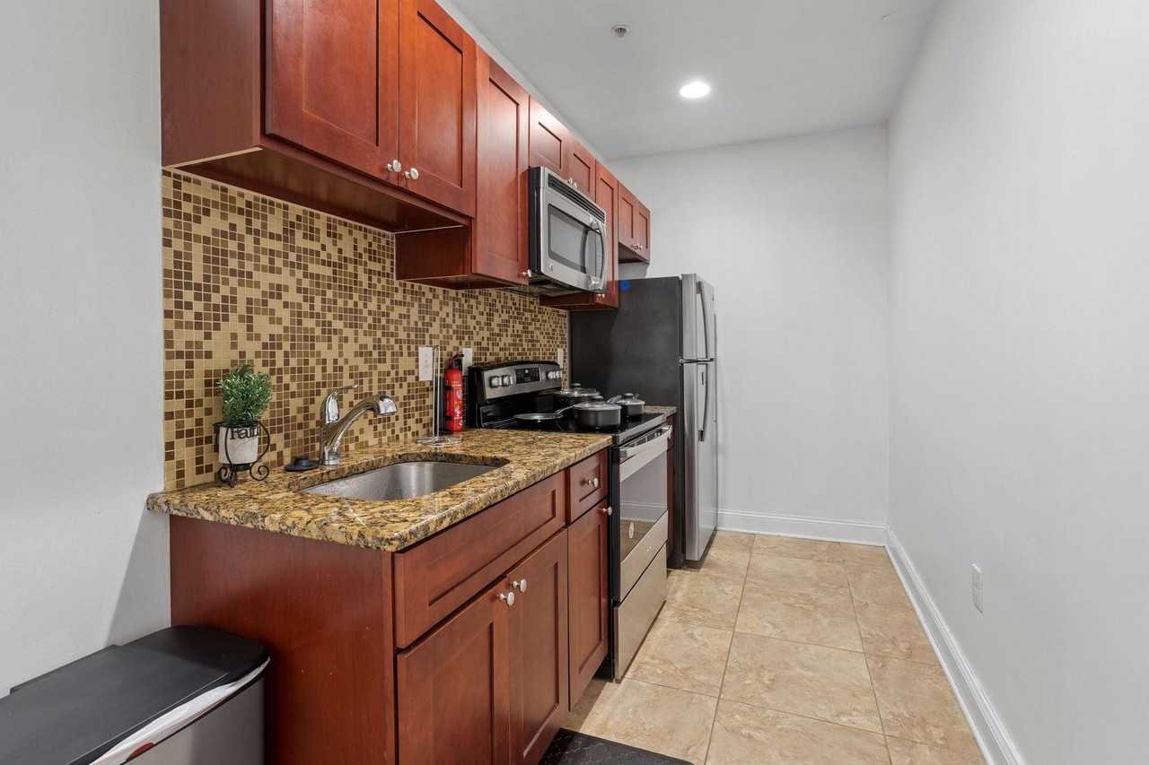 N 12th St - Photo 5 of 11