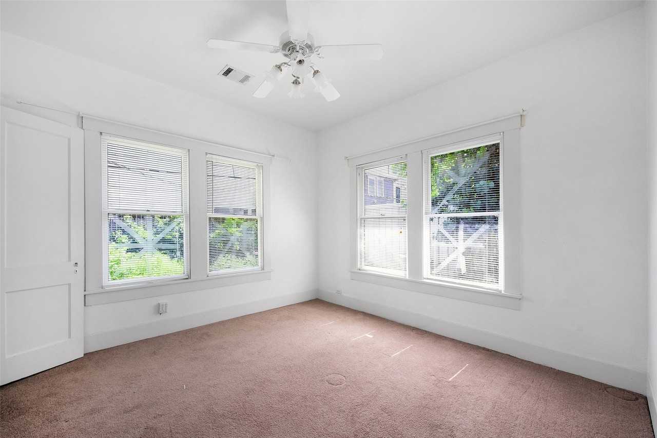 516 W Pierce St - Photo 7 of 11