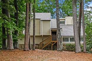 961 Woodmont Dr - Photo 1 of 1