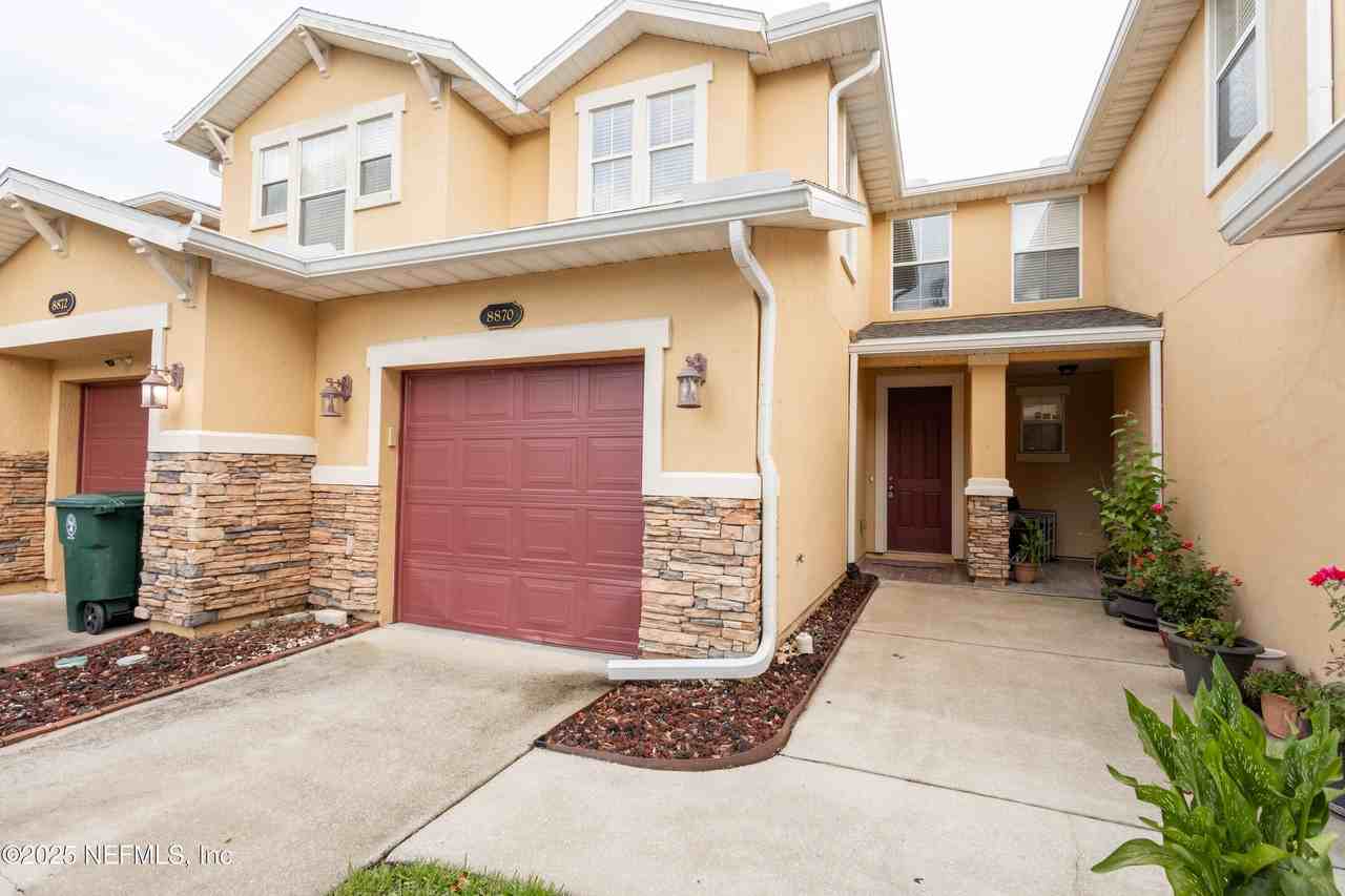 8870 Inlet Bluff Dr - Photo 3 of 32