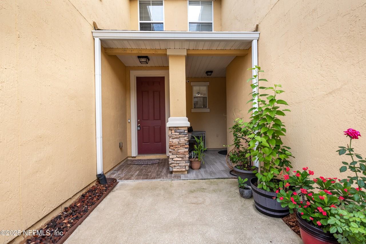 8870 Inlet Bluff Dr - Photo 4 of 32