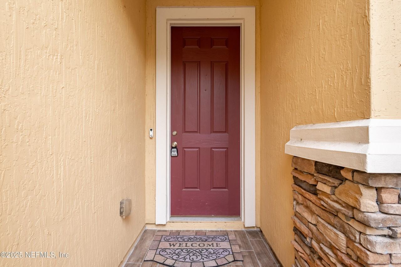 8870 Inlet Bluff Dr - Photo 5 of 32