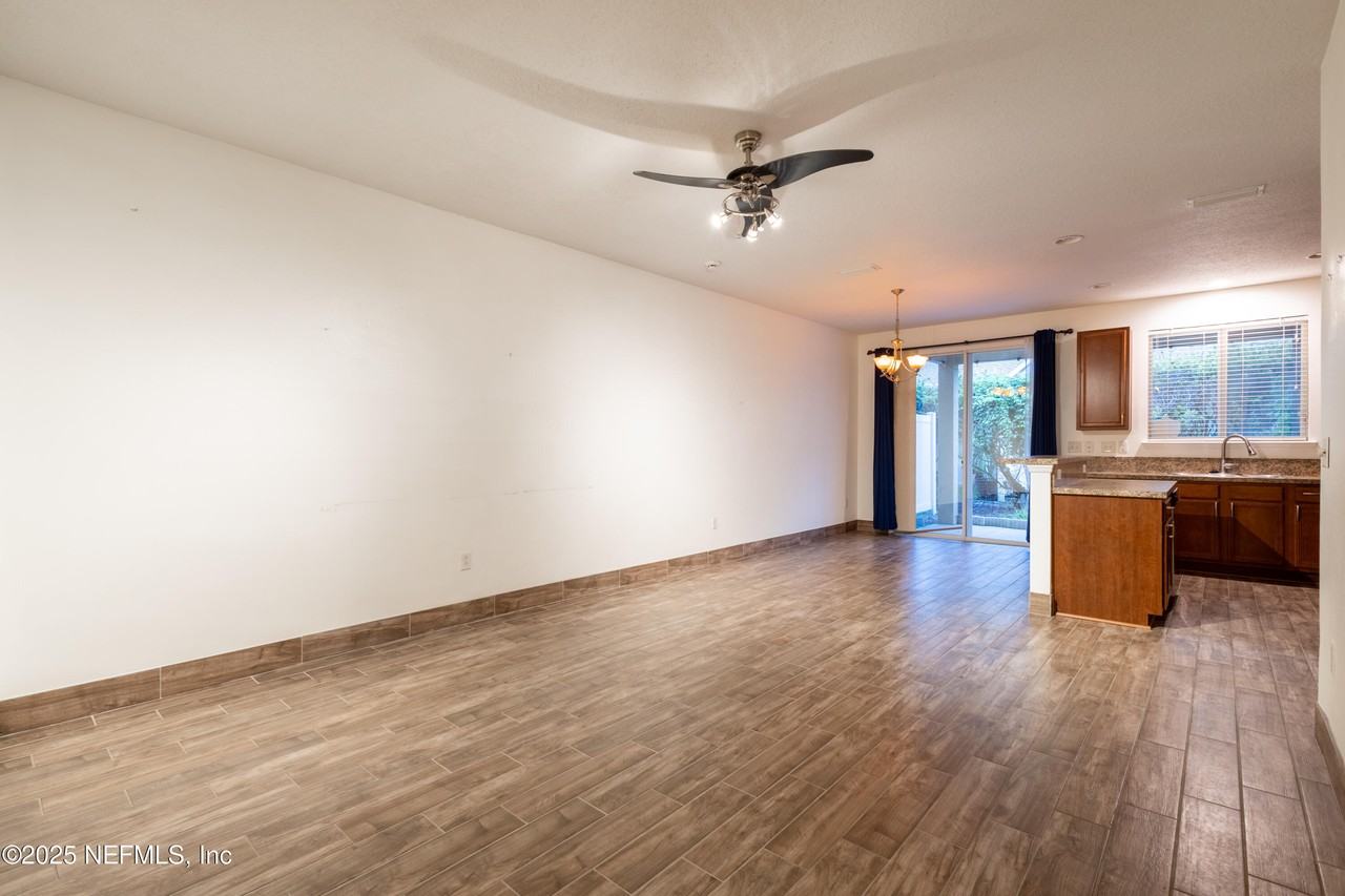 8870 Inlet Bluff Dr - Photo 6 of 32