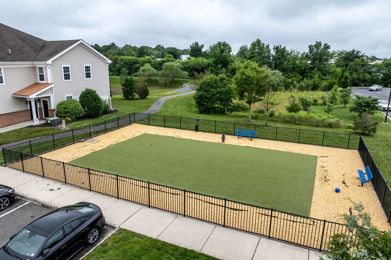 Barclay Glen Apartments - Photo 5 of 18