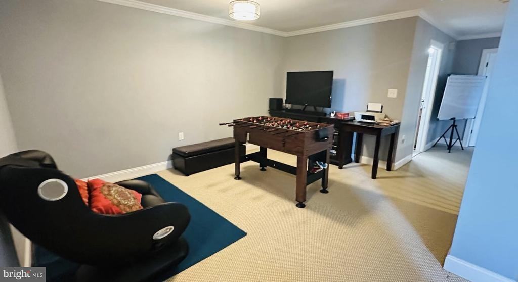 41 Bauer Ln - Photo 2 of 8