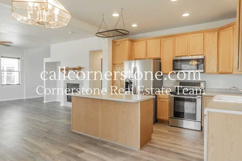 12239 Anacostia Dr - Photo 5 of 32