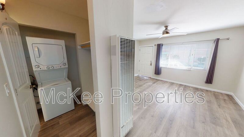 218 Fir St - Photo 5 of 8