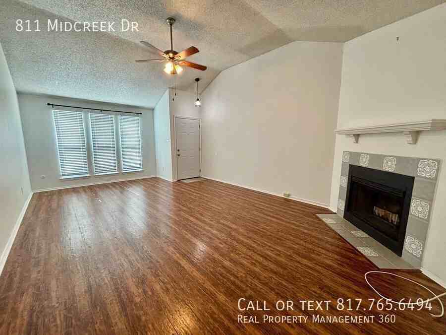 811 Midcreek Dr - Photo 3 of 29
