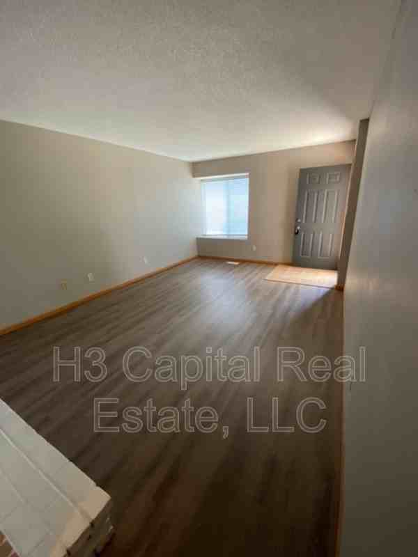 114 Clinton Hill Dr - Photo 3 of 21