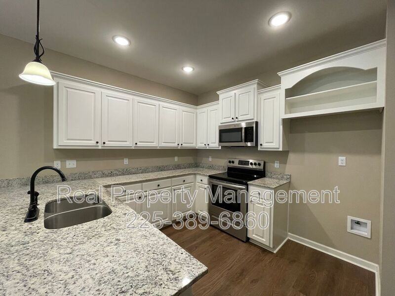17414 Berkshire Dr - Photo 3 of 24