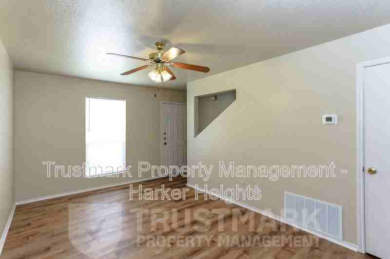 4005 Madison Dr Apt B #B - Photo 4 of 18