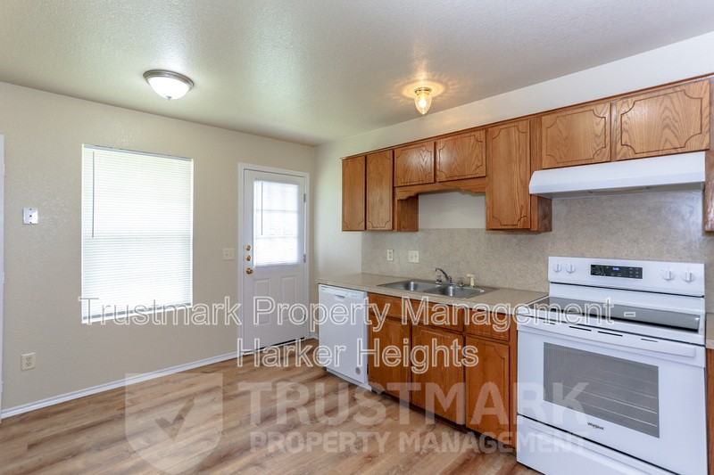4005 Madison Dr Apt B #B - Photo 6 of 18