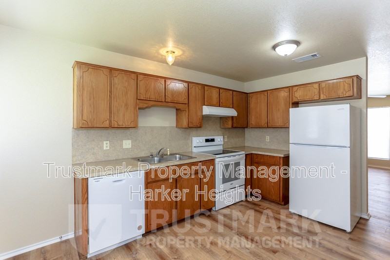 4005 Madison Dr Apt B #B - Photo 7 of 18