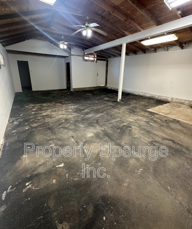 685 Mary St - Photo 4 of 10