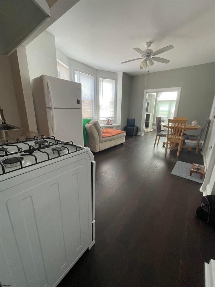 4011 Atlantic Ave #1 - Photo 7 of 9