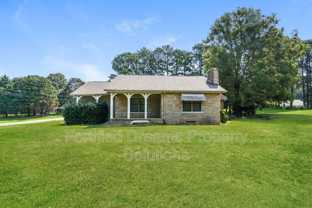 633 S Greensboro St - Photo 1 of 1