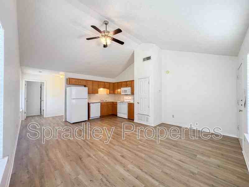 102 Lacey Lou - Photo 2 of 10