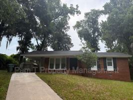 featured image of 17 Vineyard Dr
