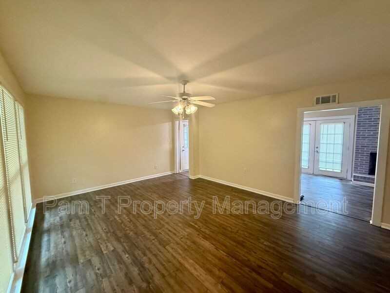 17 Vineyard Dr - Photo 2 of 14