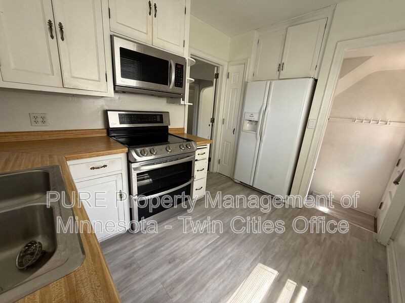 2632 Toledo Ave S - Photo 3 of 27